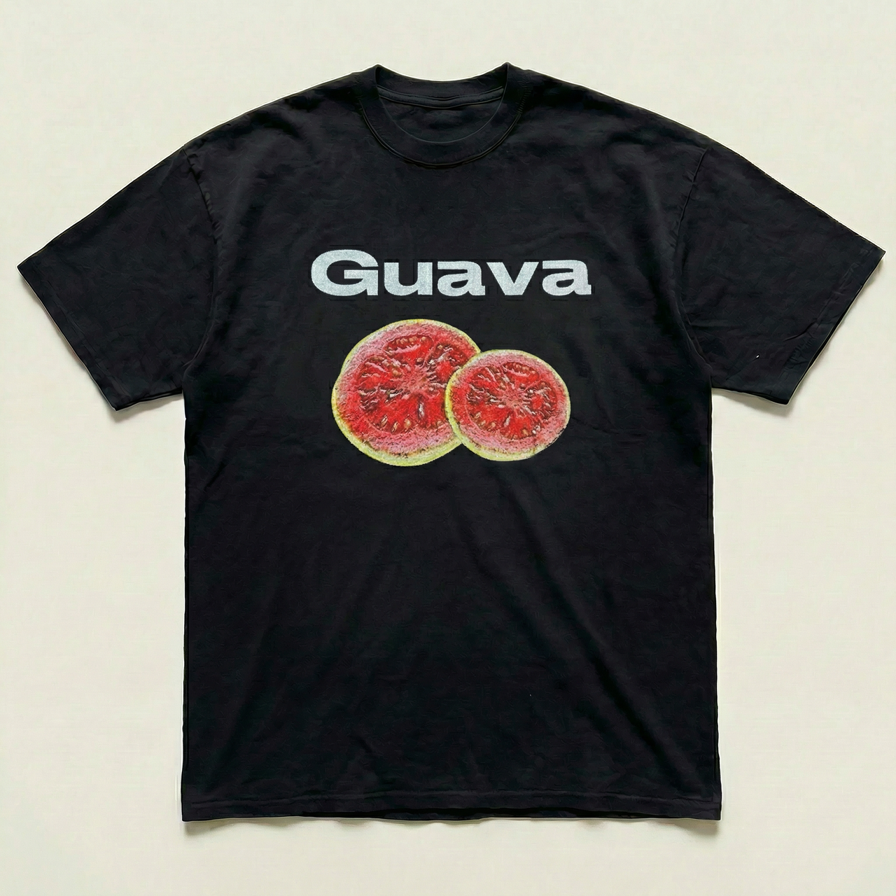 Schweres schwarzes Guava-T-Shirt
