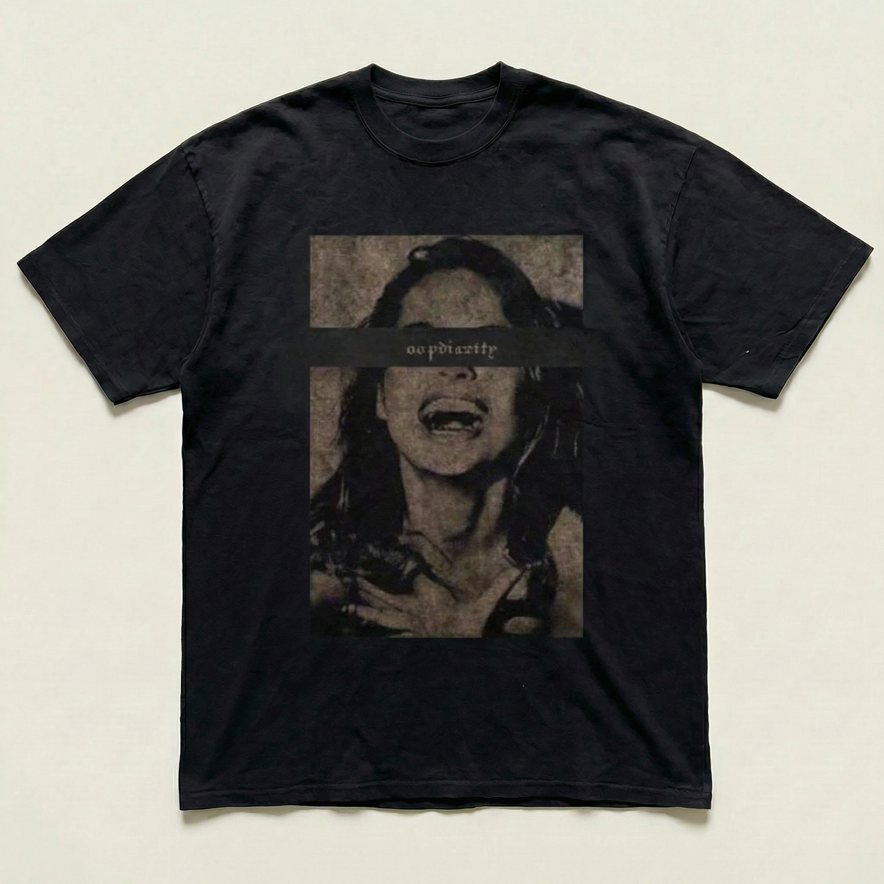 Black screaming graphic heavyweight tee