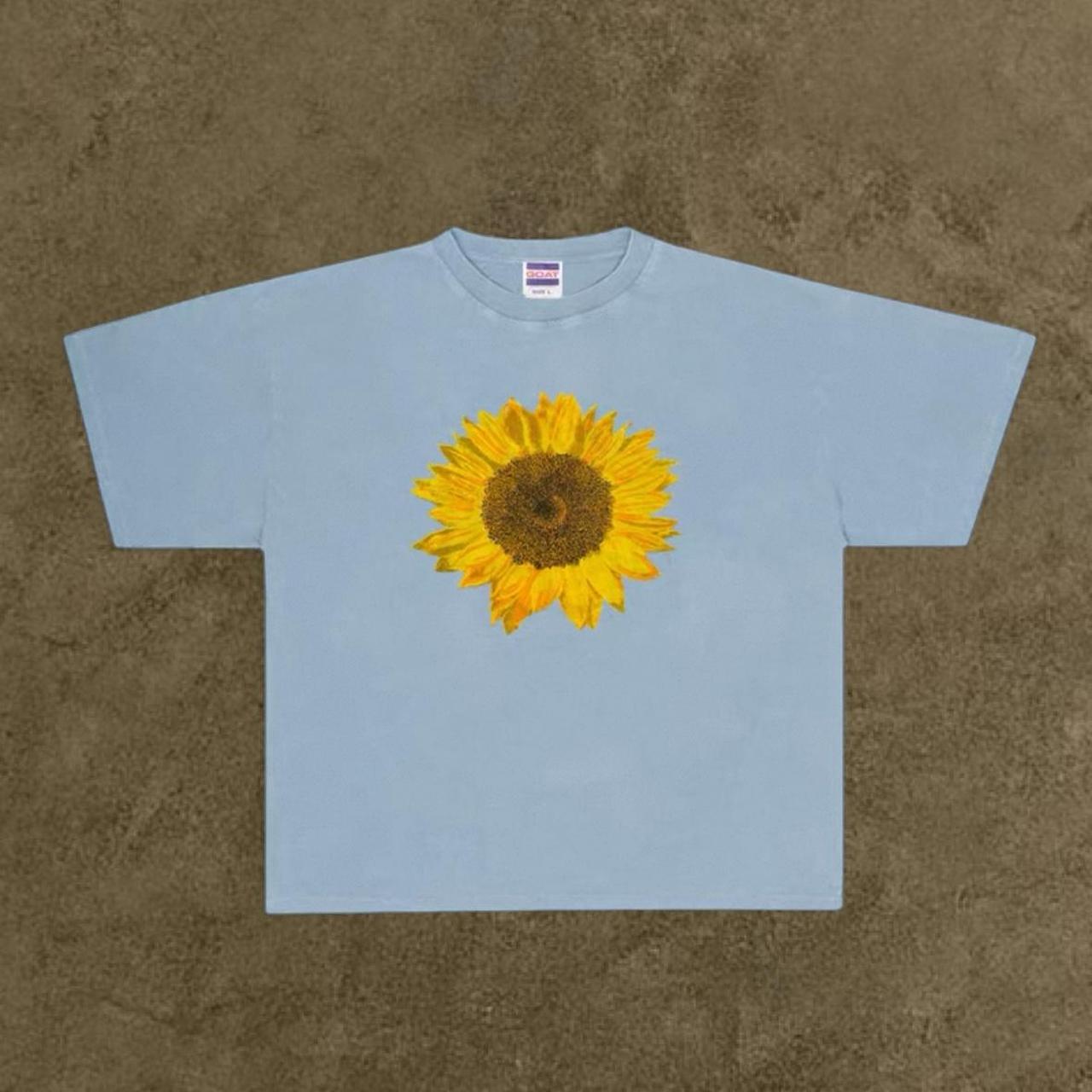 Baby blue sunflower Heavyweight tee