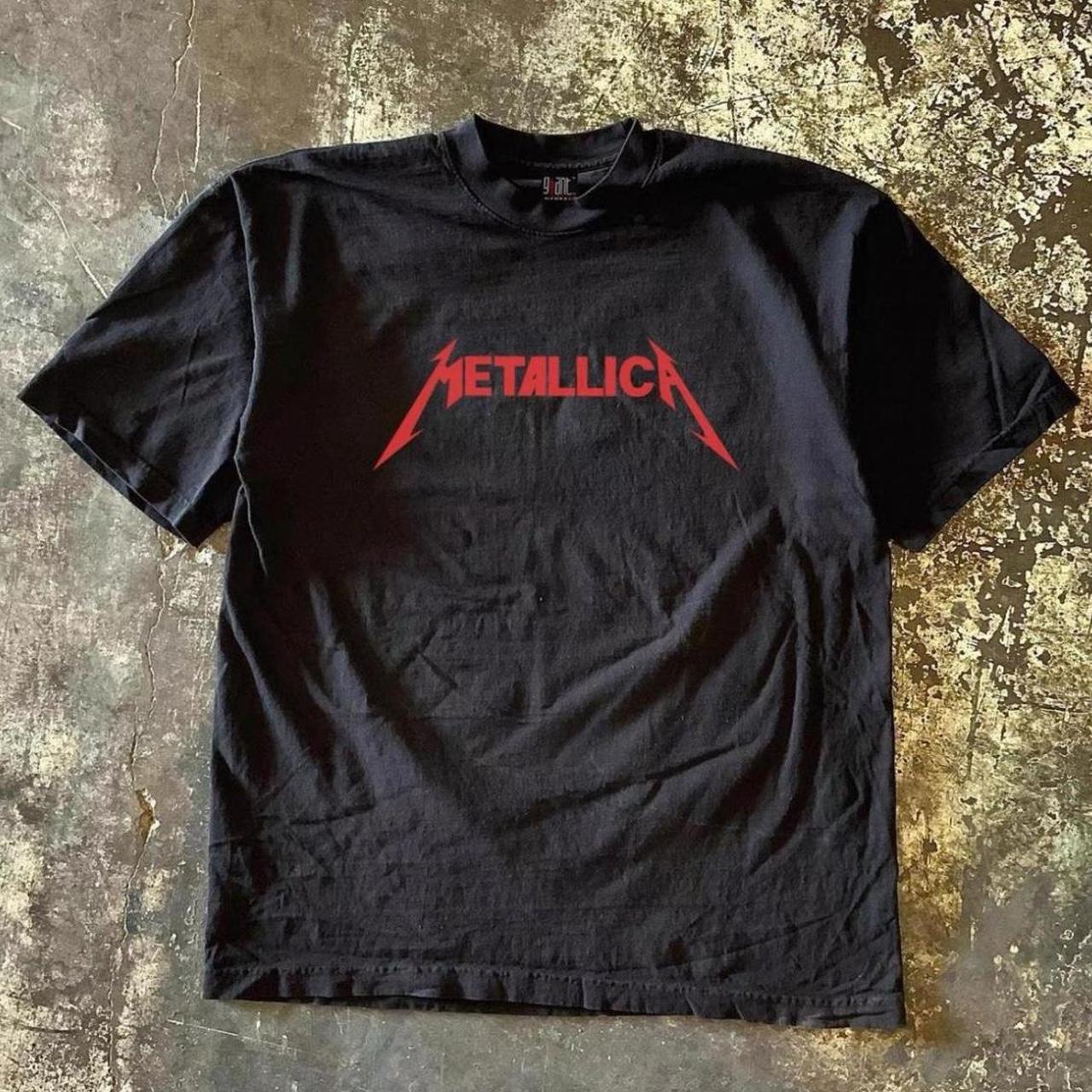 Metallica black and red tee