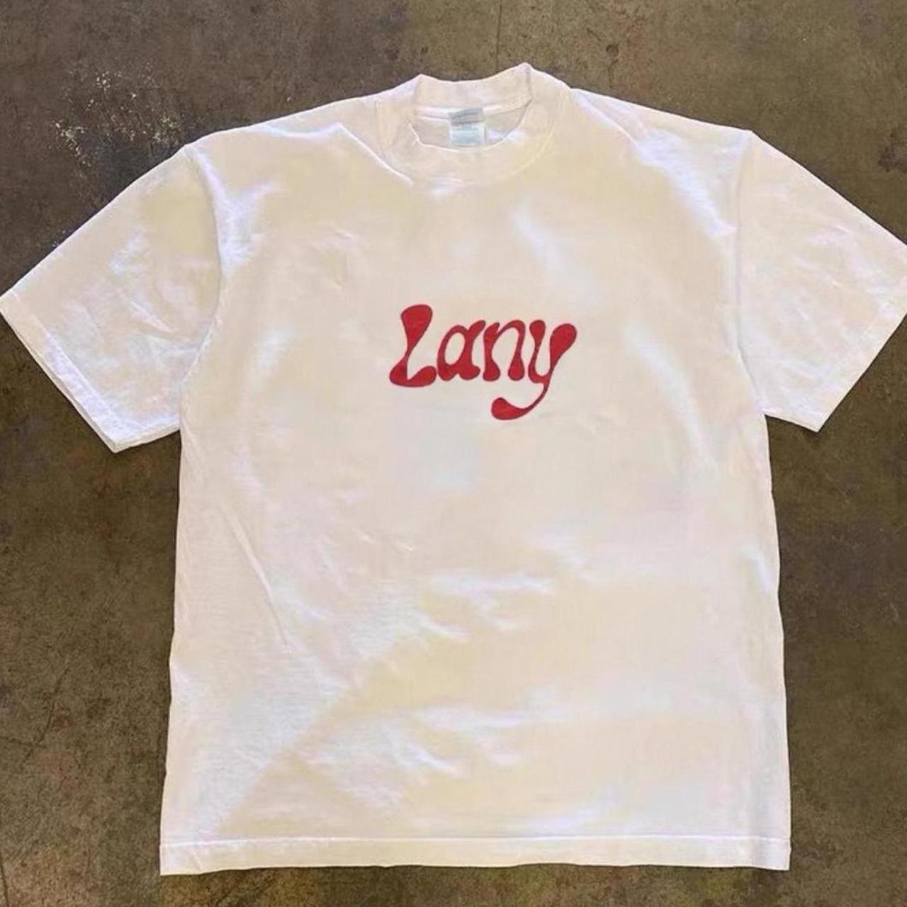 White lany graphic tee