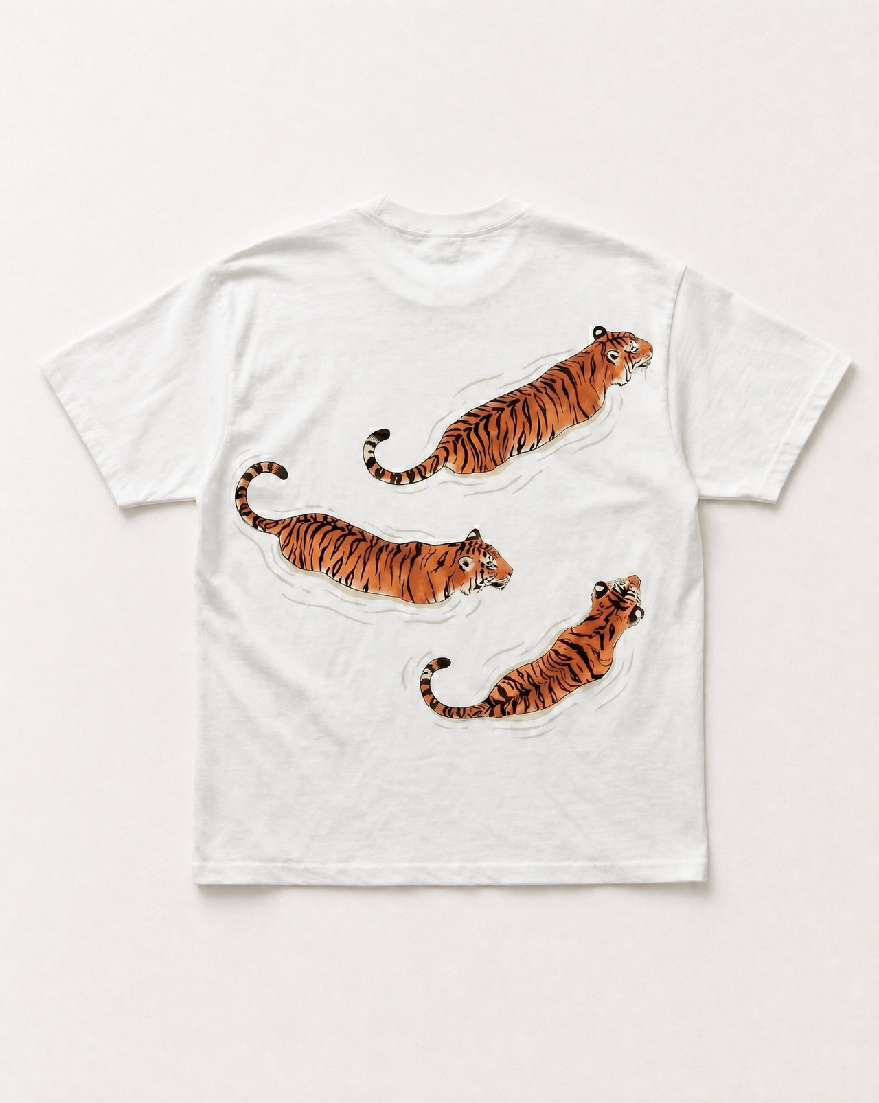 Swimming tigers Heavyweight tee