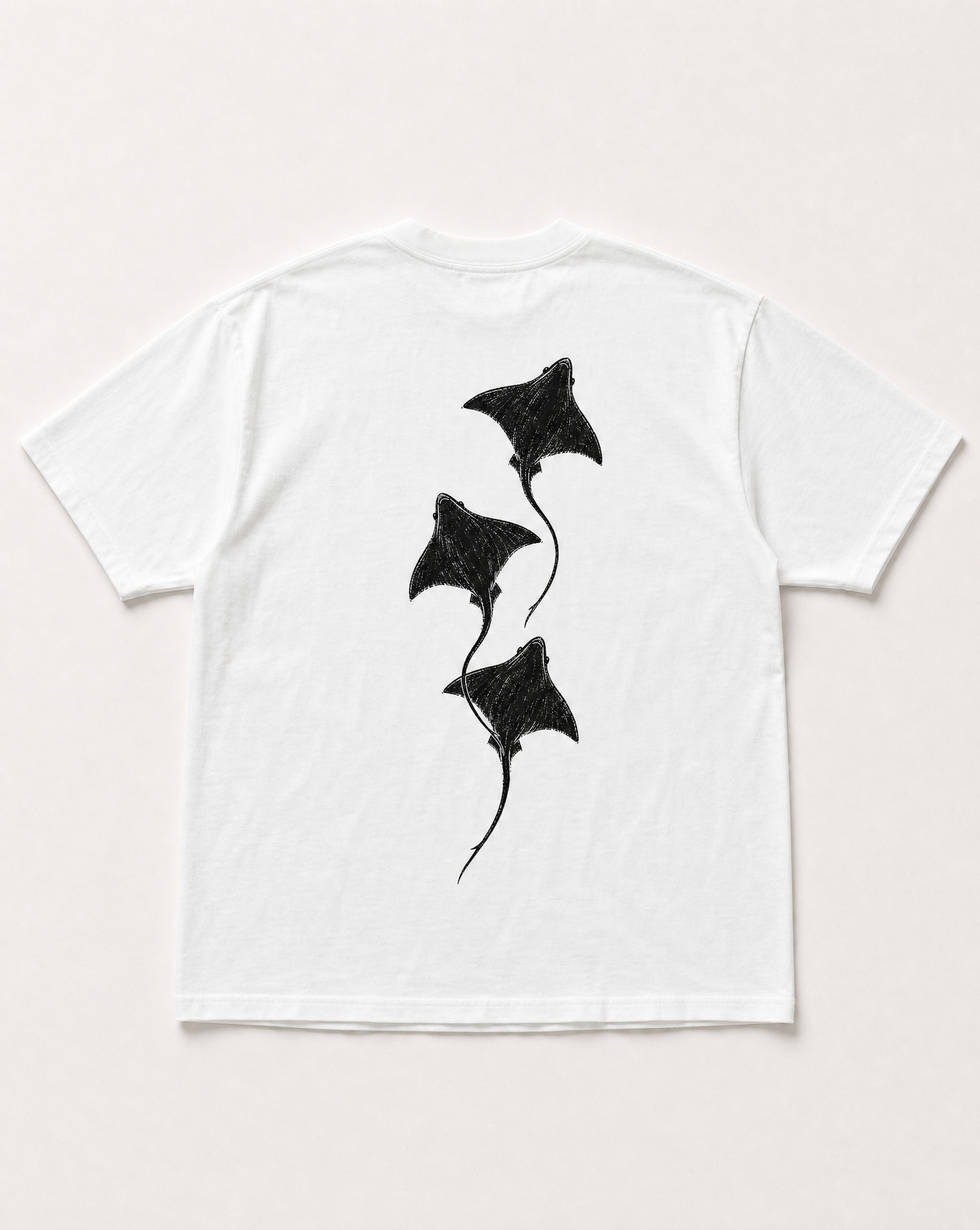 Manta rays heavyweight tee