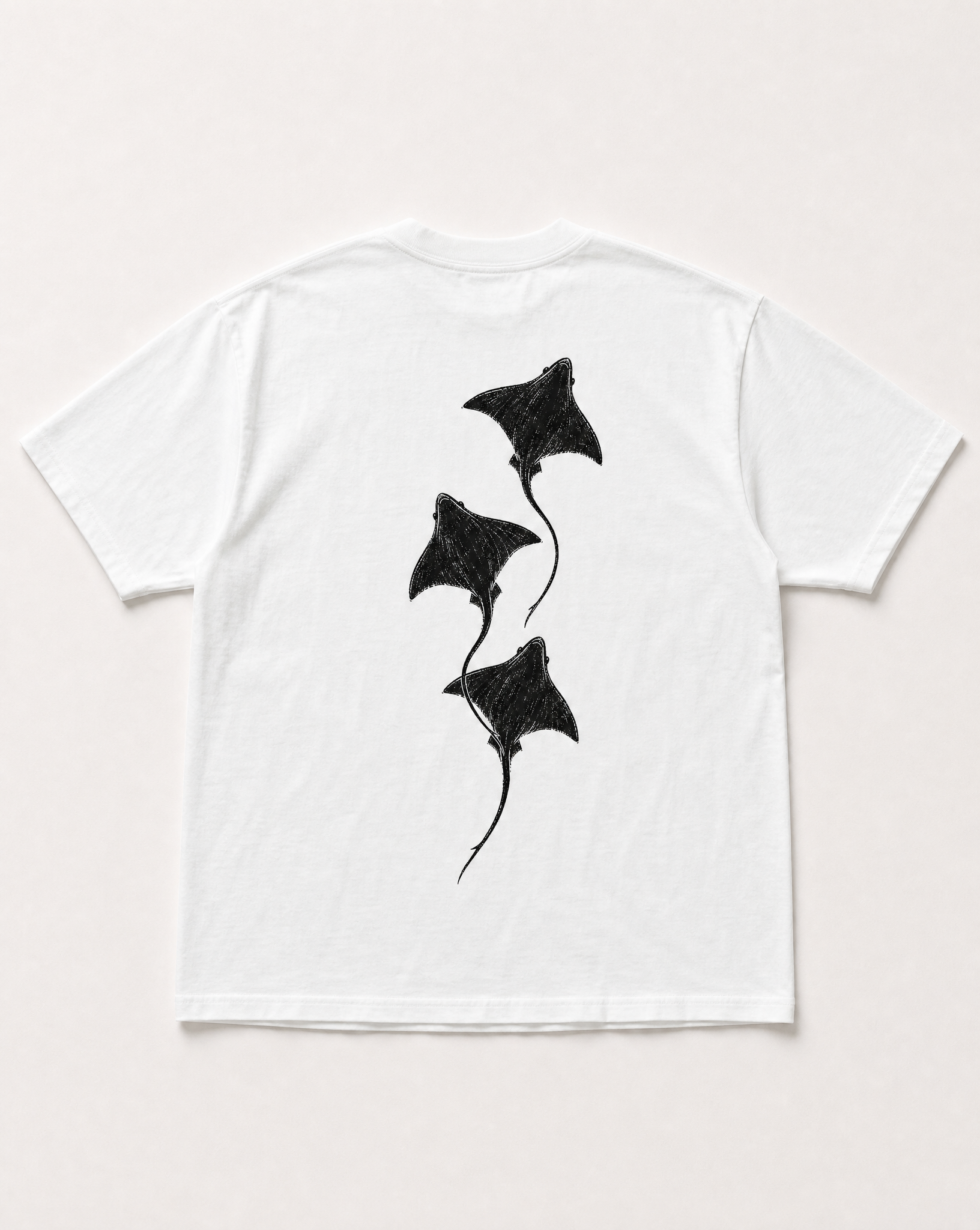 Manta rays heavyweight tee