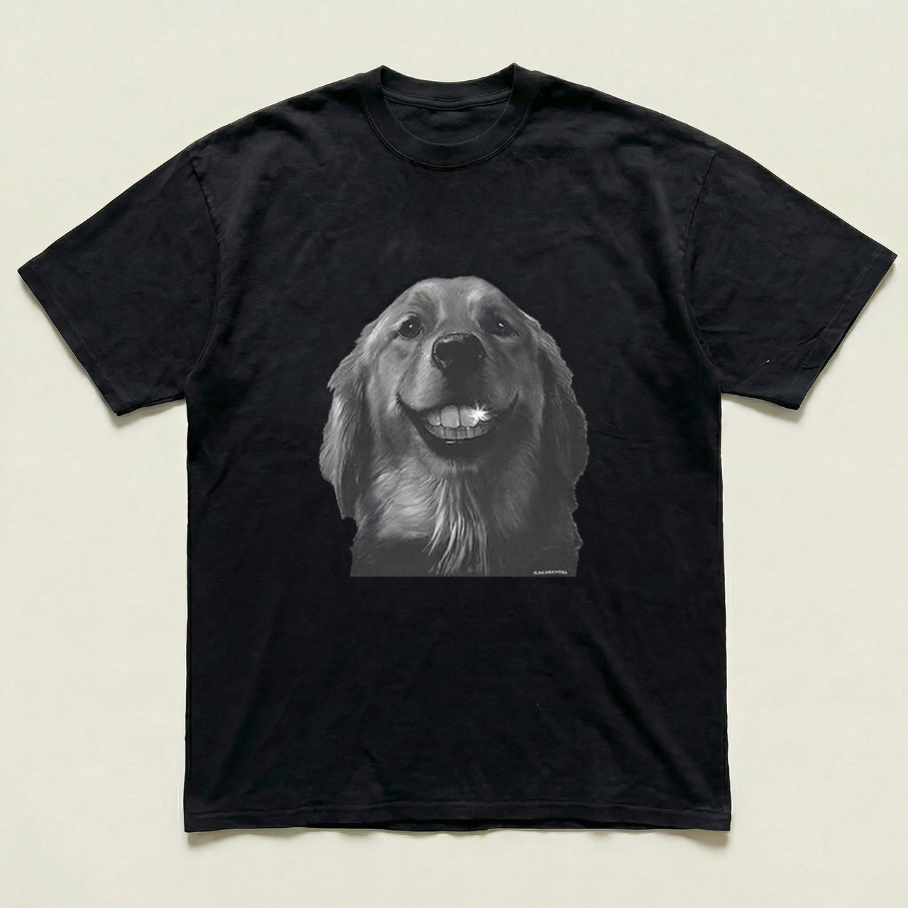 Black Smiling dog heavyweight tee