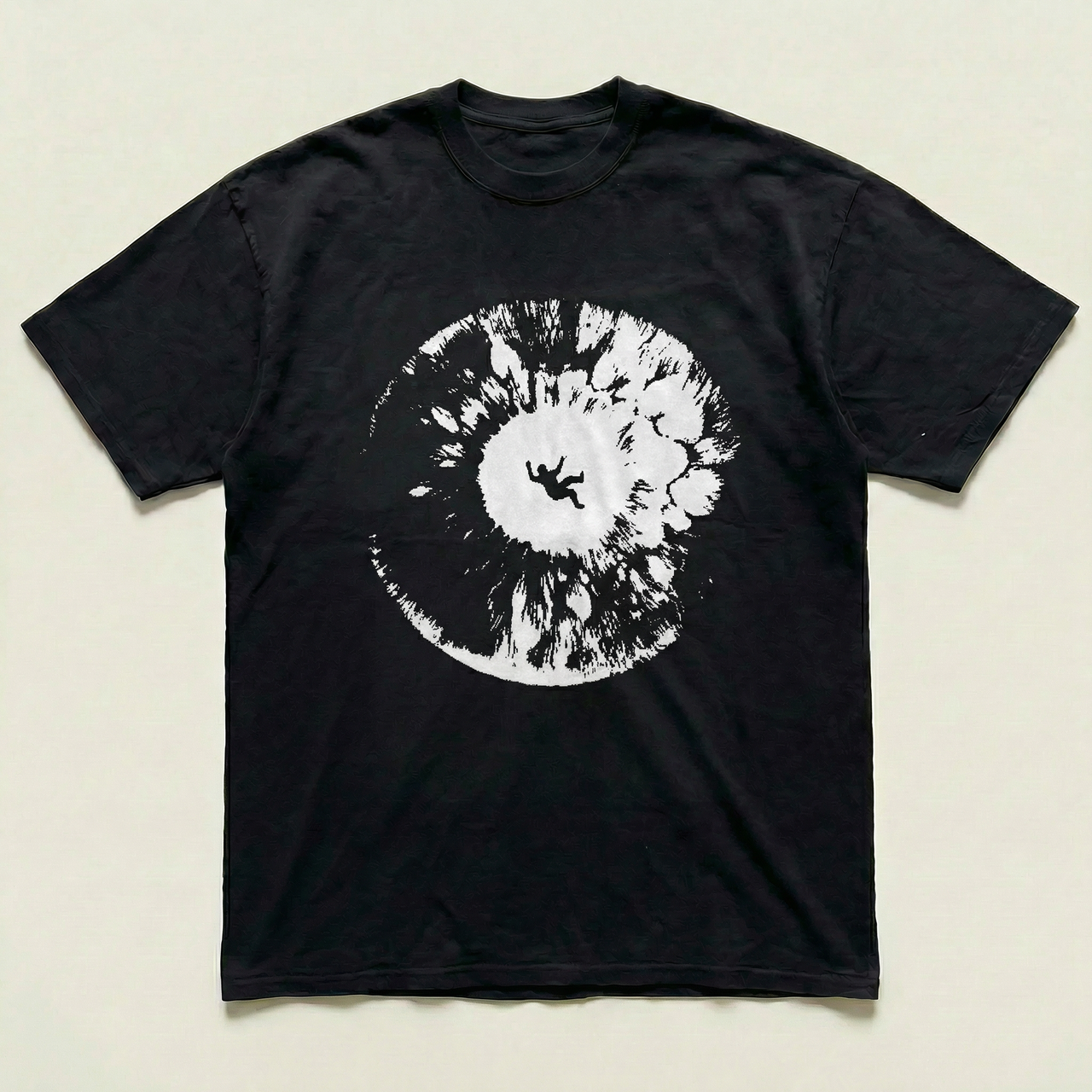 Camiseta negra de peso pesado con iris en caída