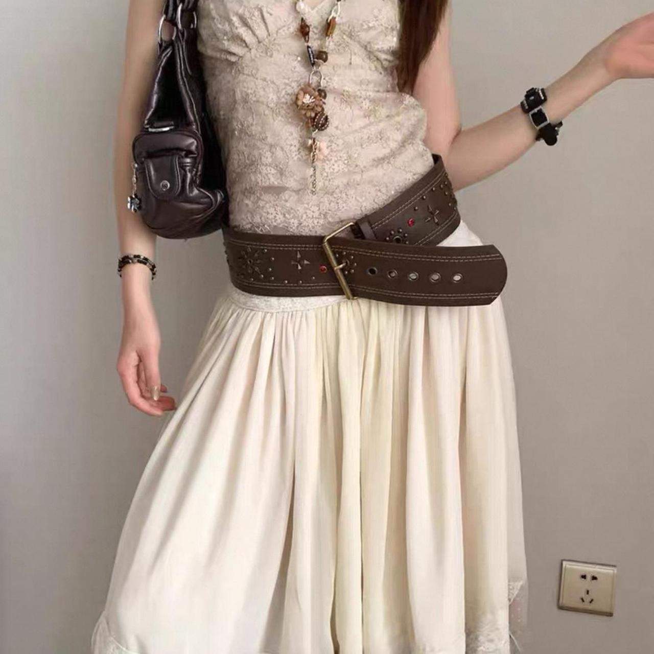 Brown wide star stud belt