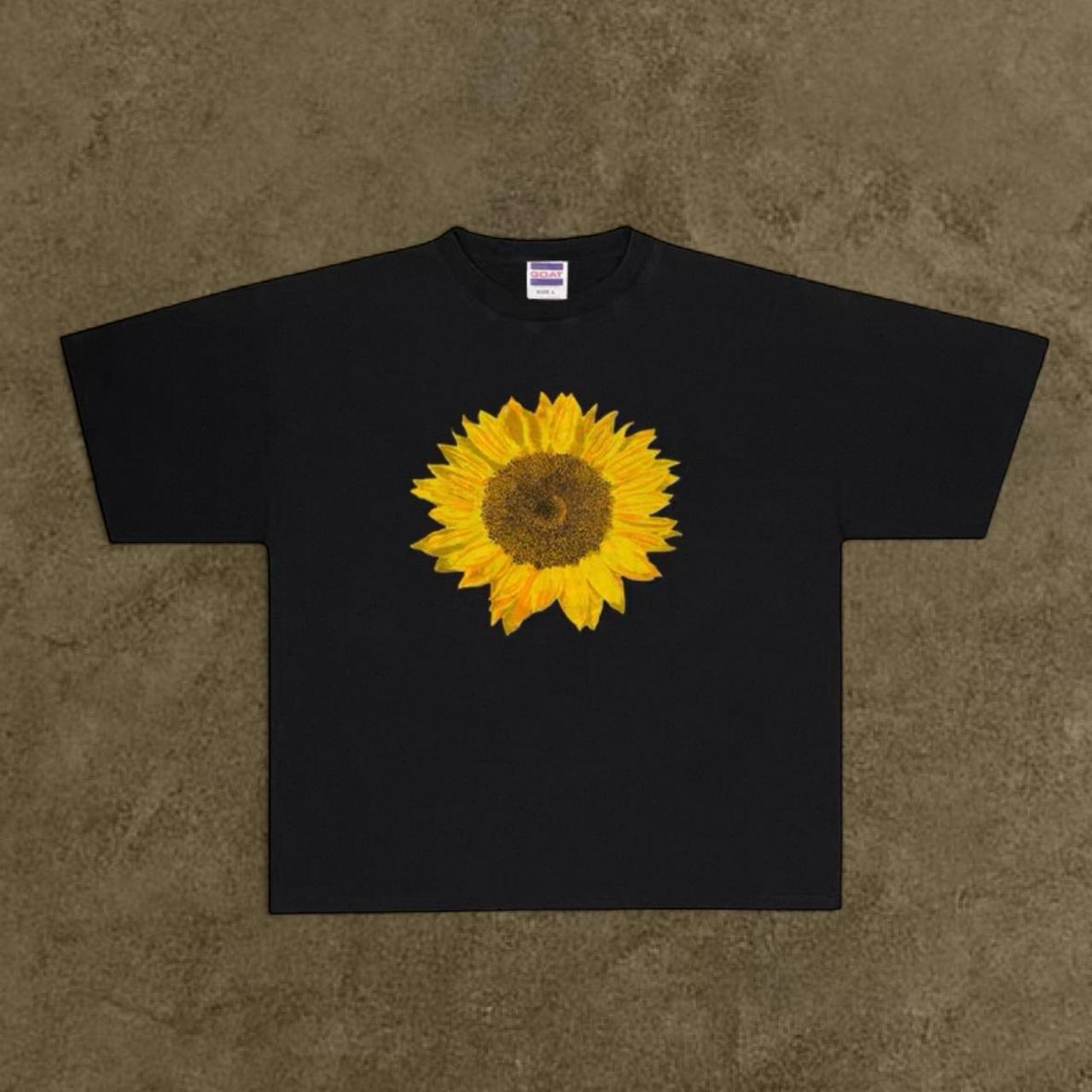 Black sunflower standard tee