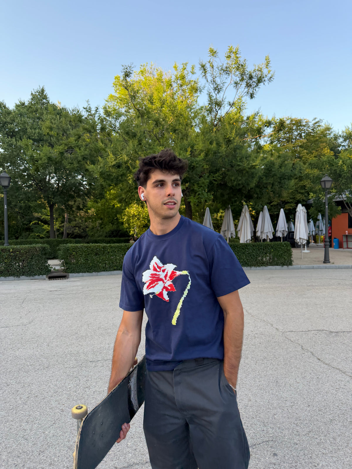 Blue hibiscus Heavyweight tee