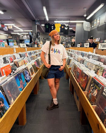Duck crossing heavyweight tee | Natalie, 165cm / 5'5", wearing size Medium (Classic Fit)