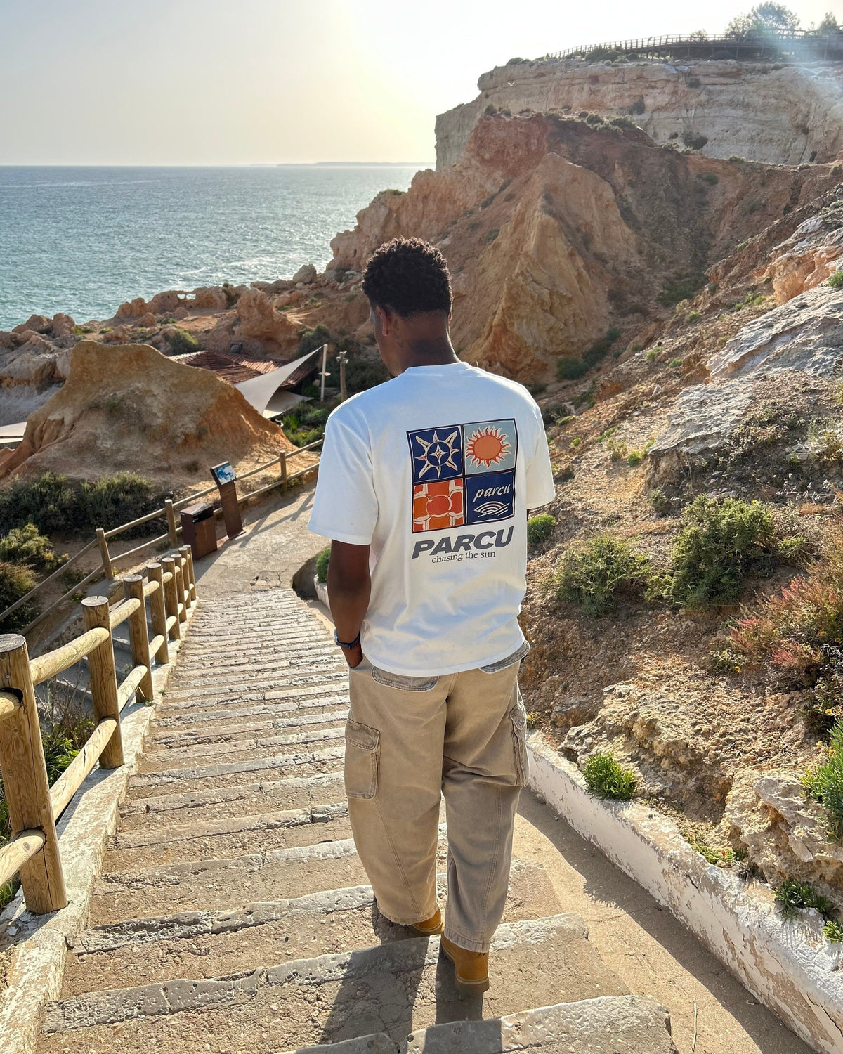 Mediterranean Heavyweight tee | Kevin, 201cm / 6'7", wearing size XL (Classic Fit)