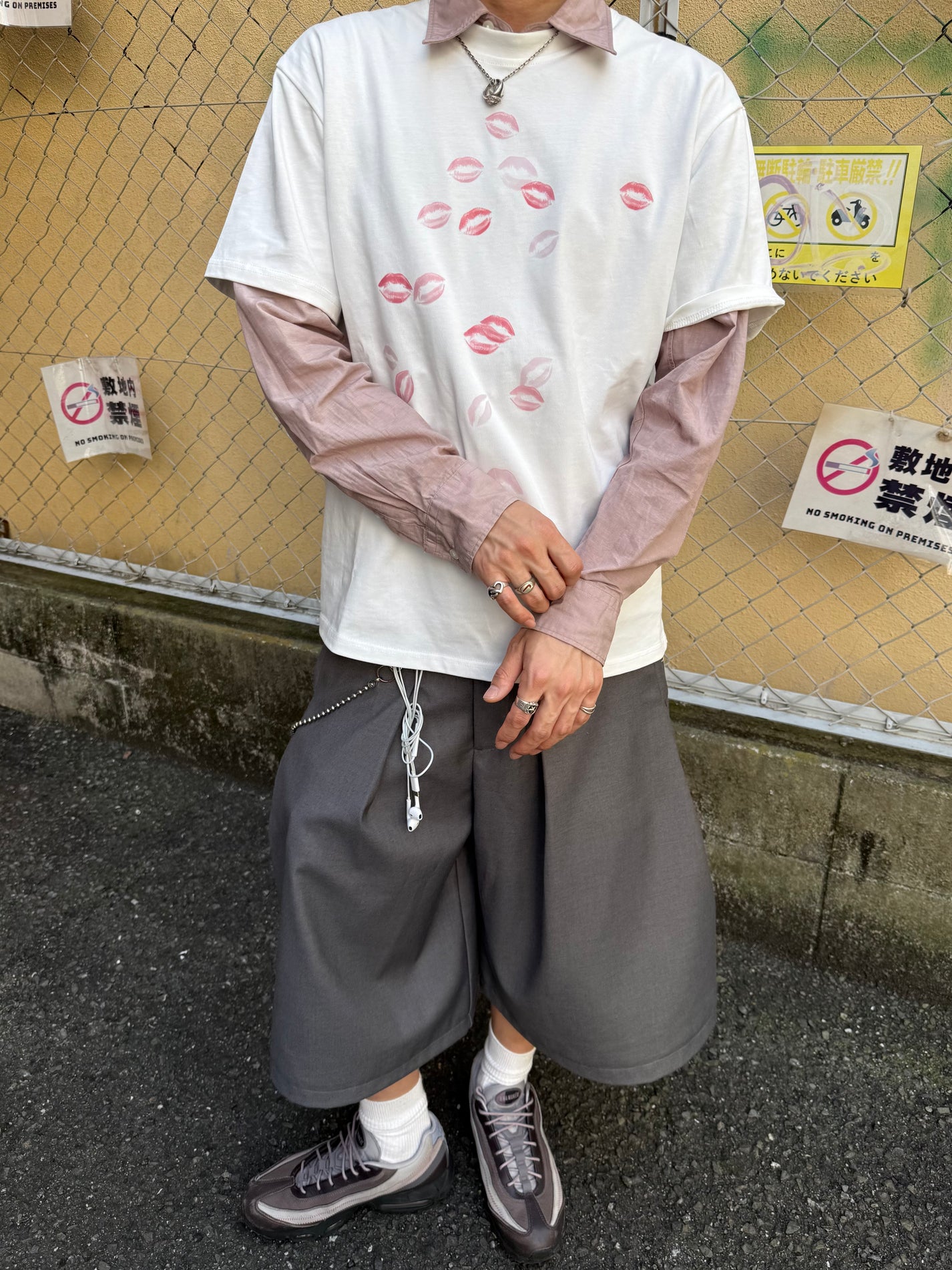 Pink lip print heavyweight tee