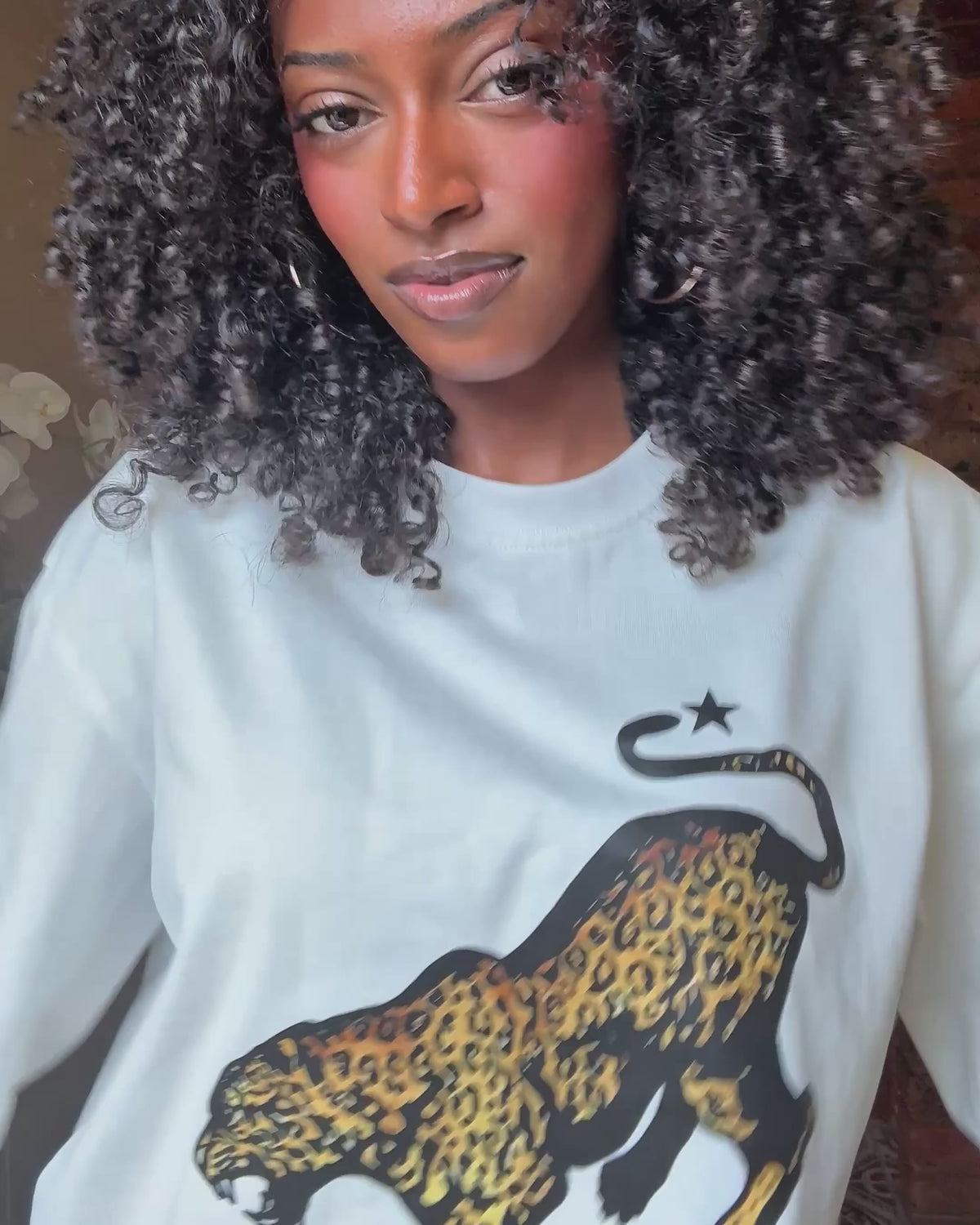 Leopard star Heavyweight tee | Mouna, 170cm / 5'7", wearing size M